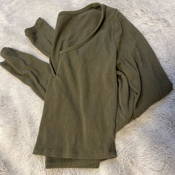 garage long sleeve cropped top - Picture 3 of 4